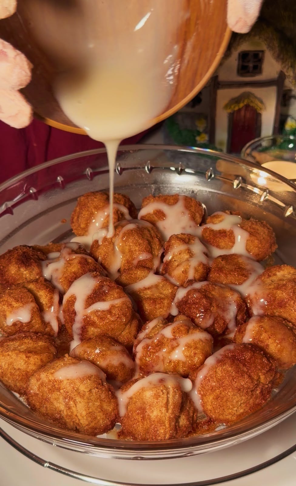 20-Minute Warm Cinnamon Roll Puffs