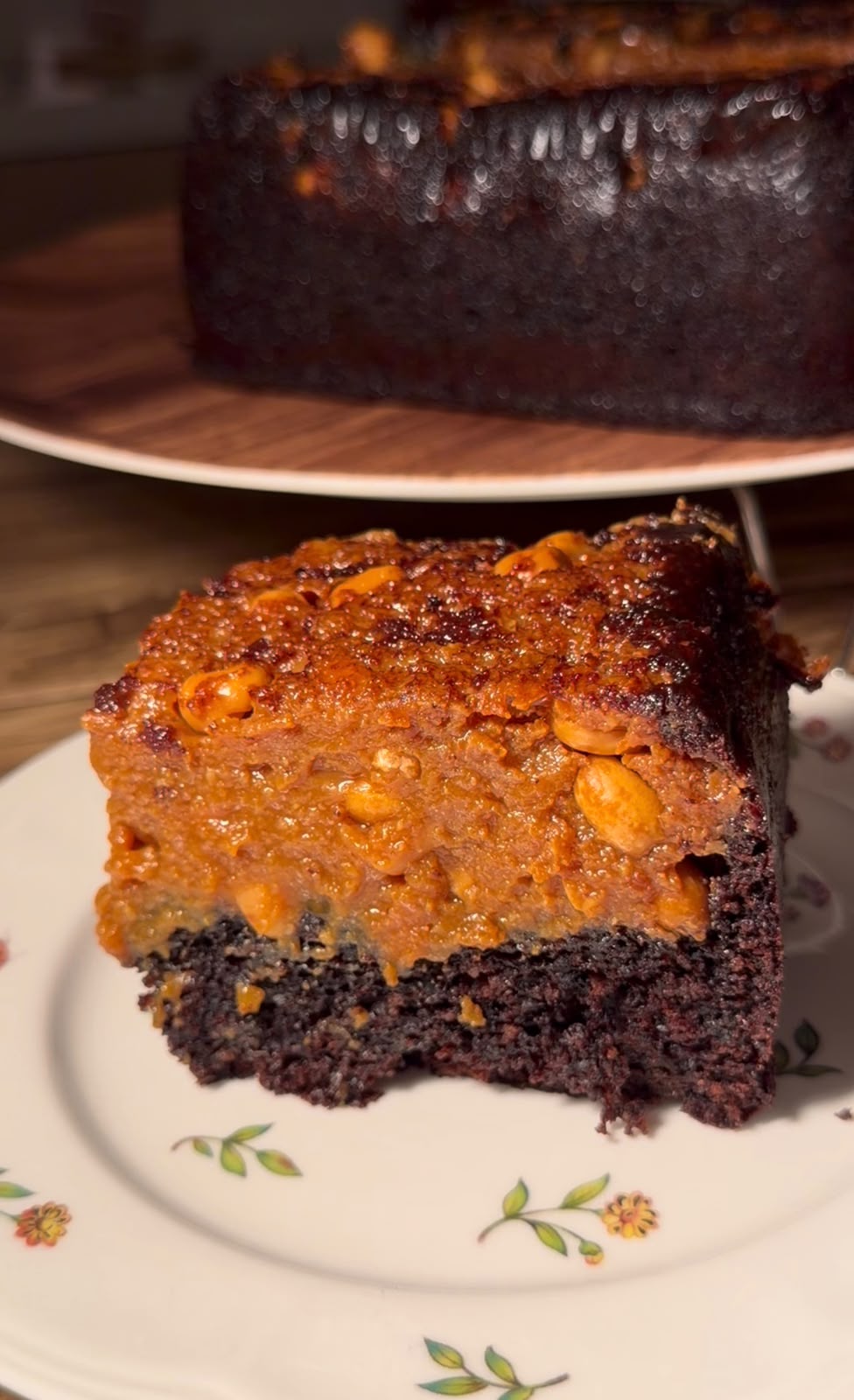 Giant Snickers Caramel Fudge-Filled Cake ⭐